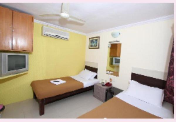 Hotel Sapphire Residency Mumbai Room photo