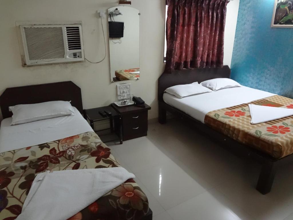 Hotel Sapphire Residency Mumbai Room photo