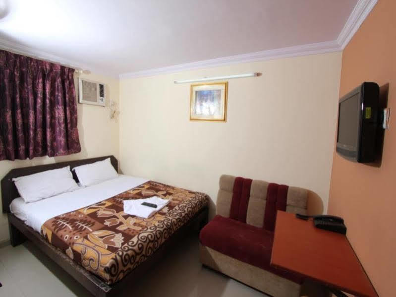 Hotel Sapphire Residency Mumbai Exterior photo